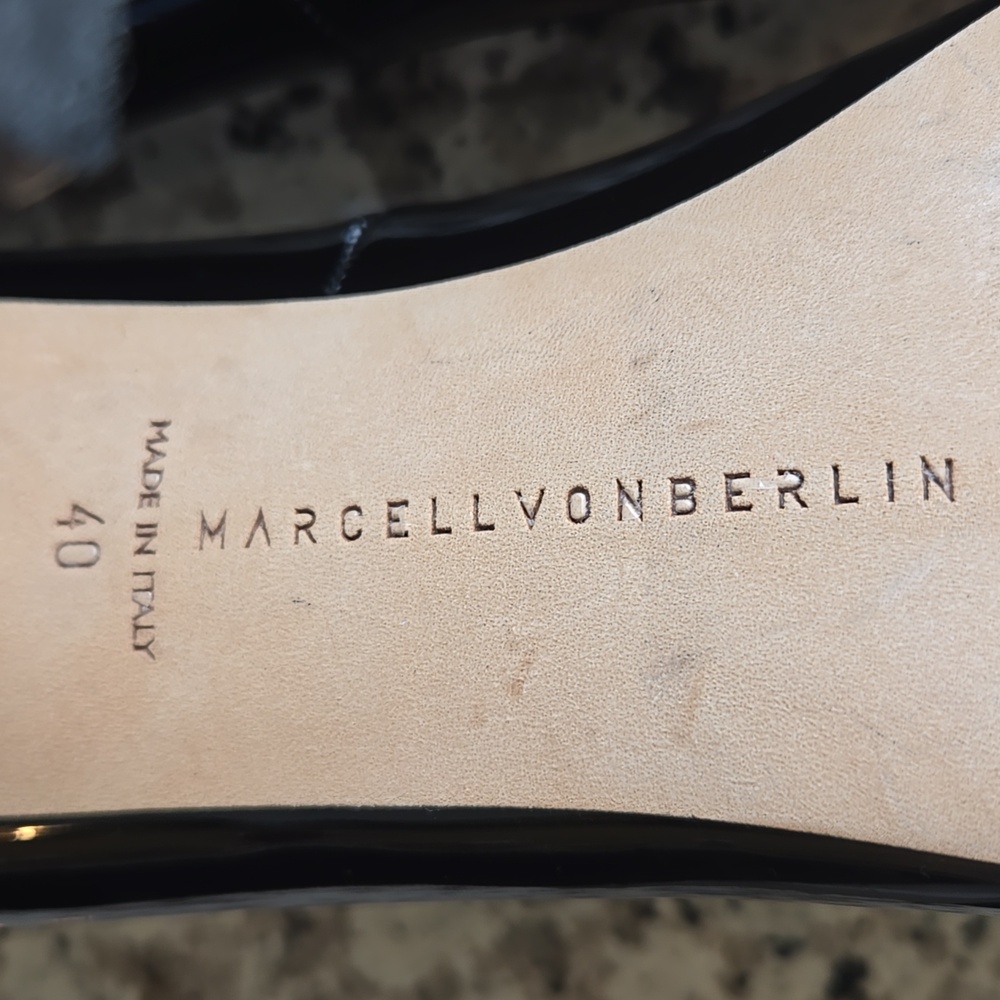 Gorgeous Black Patent Leather Pumps - Picture 10 of 10
